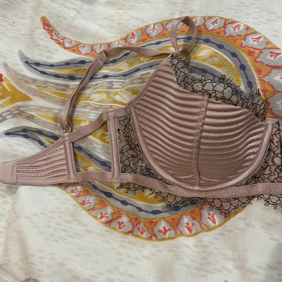 Victoria’s Secret Pink Ribbed Dream Angels Balconet Bra 32D - Picture 5 of 8